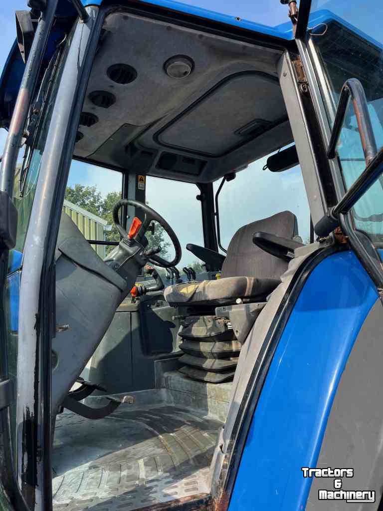 Schlepper / Traktoren New Holland M135 Range Command, Creeper