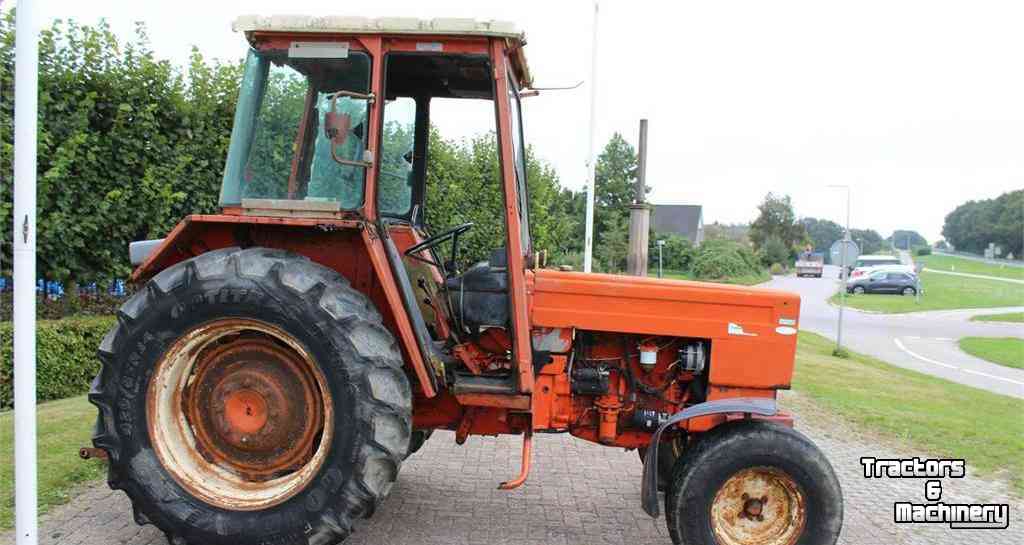 Schlepper / Traktoren Renault 781 2WD Tractor