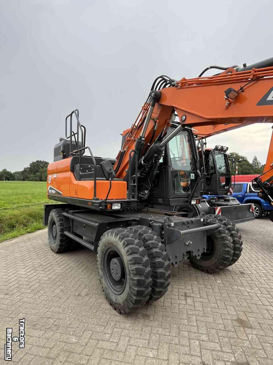 Mobilbagger Doosan DX140W-7