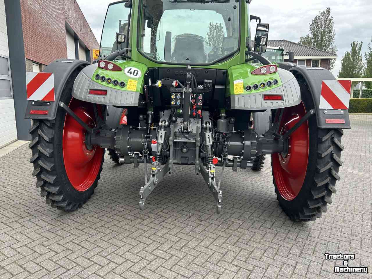 Schlepper / Traktoren Fendt 300 S4/G4