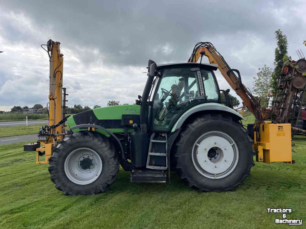 Schlepper / Traktoren Deutz Agrotron ttv 610 met herder cavalier mbk 418 en herder front giek