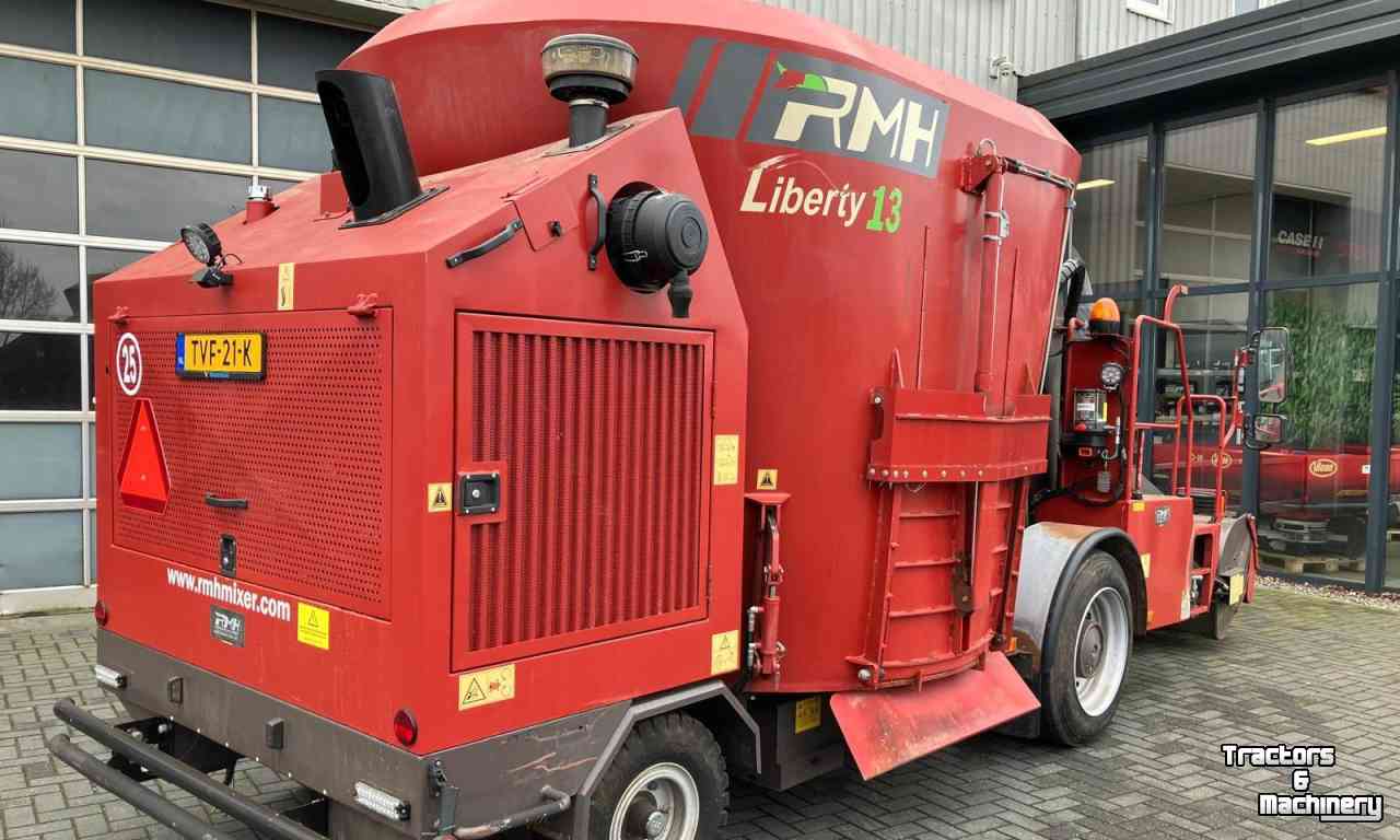 Selbstfahrende Futtermischwagen RMH Liberty 13 Zelfrijdende Verticale Voermengwagen