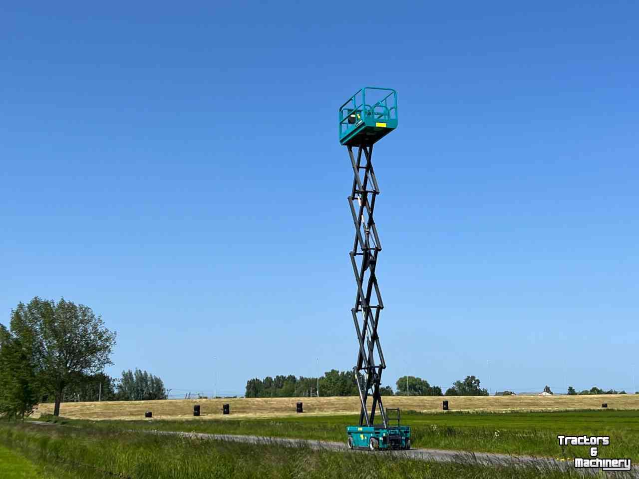 Scherenarbeitsbühnen Sunward jong gebruikt12 meter Genie manitou magni lgmg schaarlift hoogwerker