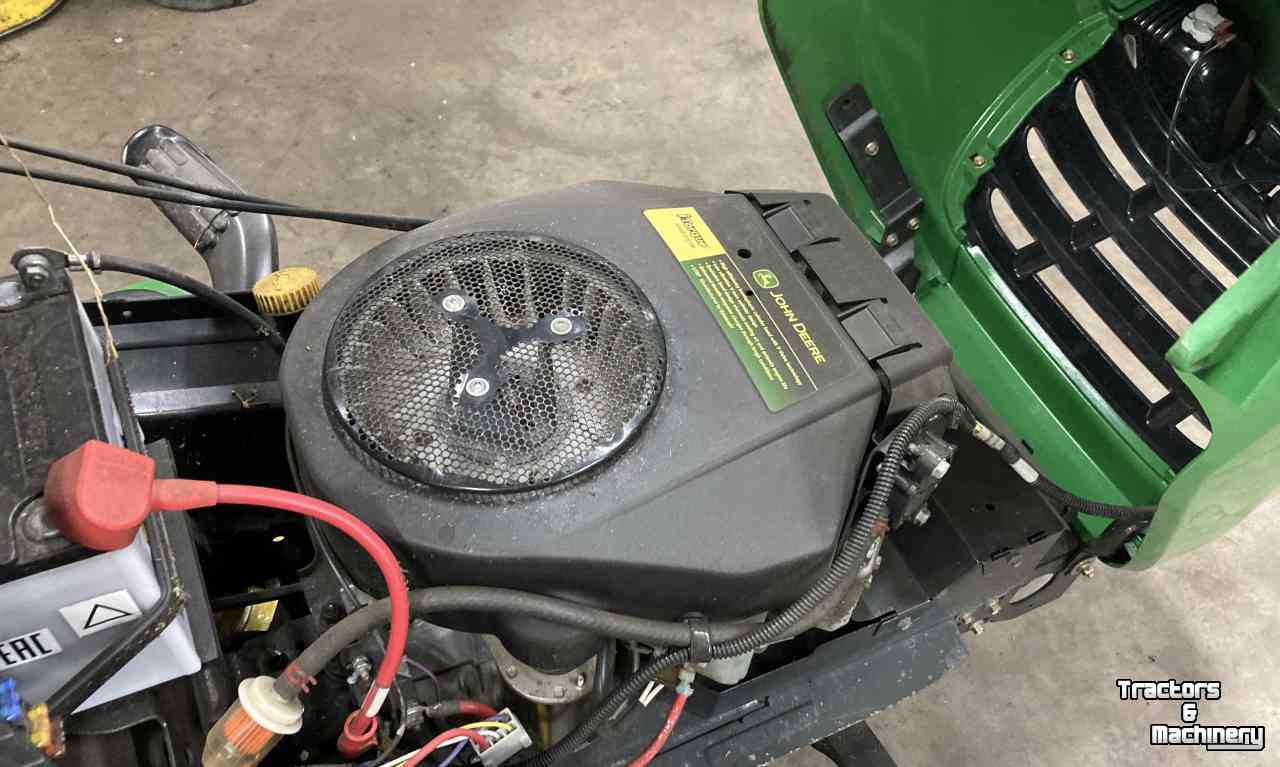 Selbstfahrende Mähwerk John Deere X300R Zitmaaier