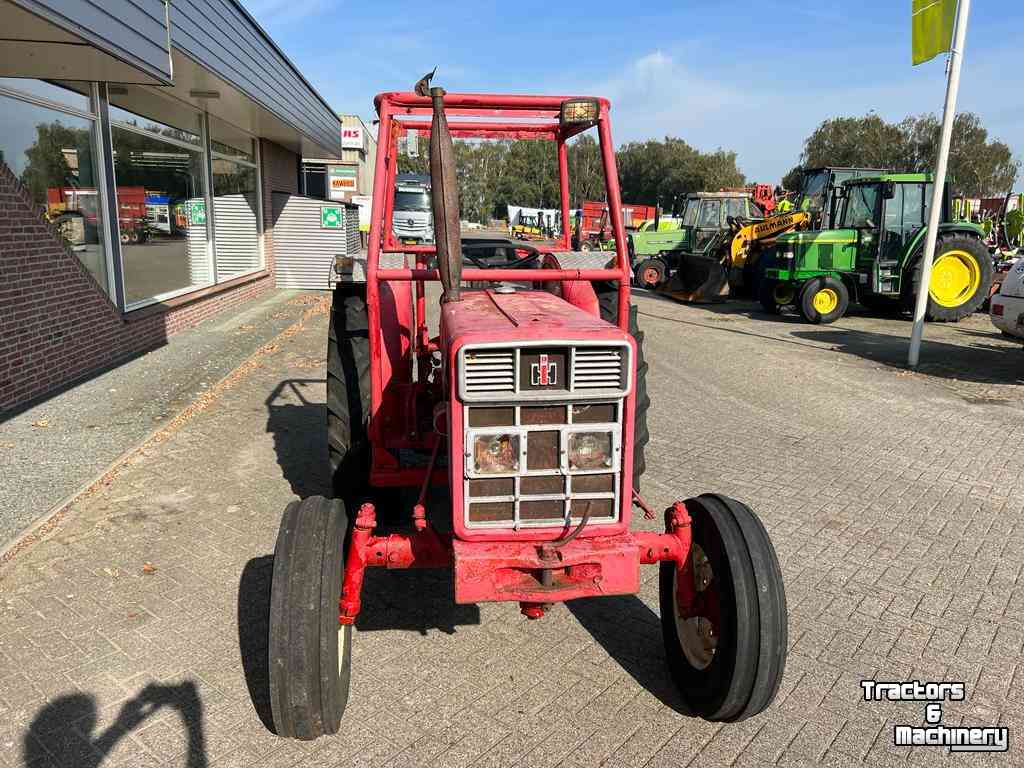 Schlepper / Traktoren International 453