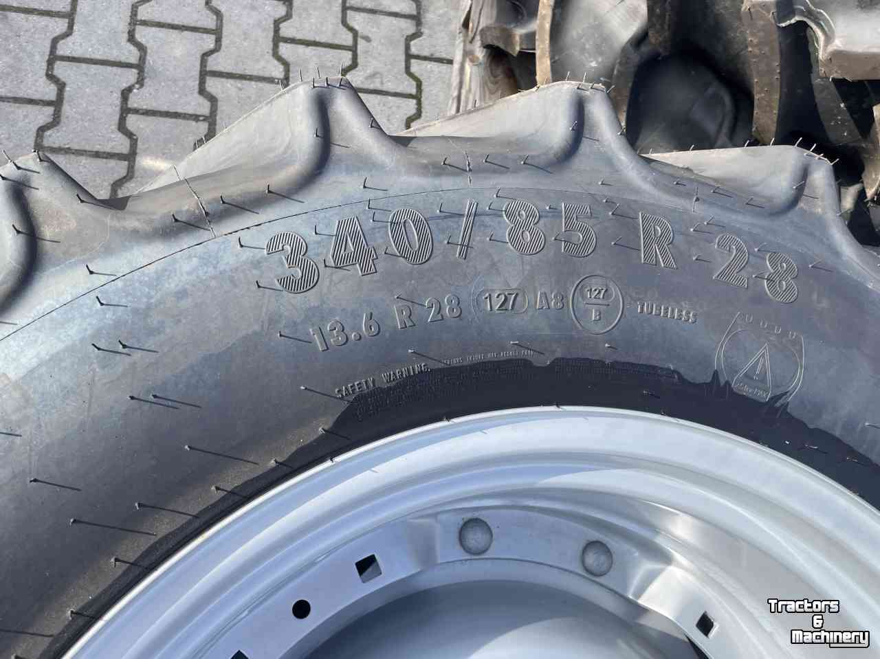 Räder, Reifen, Felgen & Distanzringe Mitas 340/85R28 en 340/85R 38 op verstelbare velgen