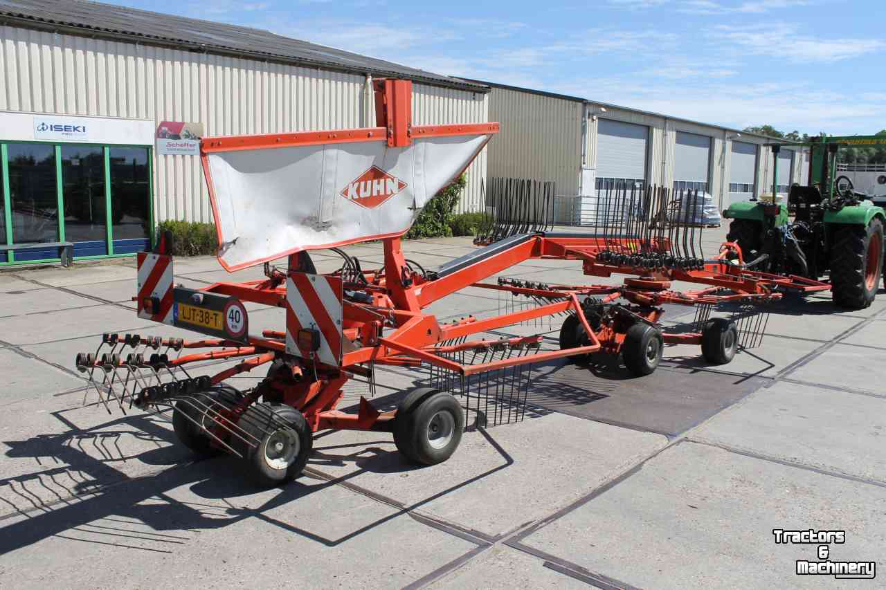 Schwader Kuhn GA6622 dubbele cirkelhark wiersmachine hark rugger zijafleg treintjeshark