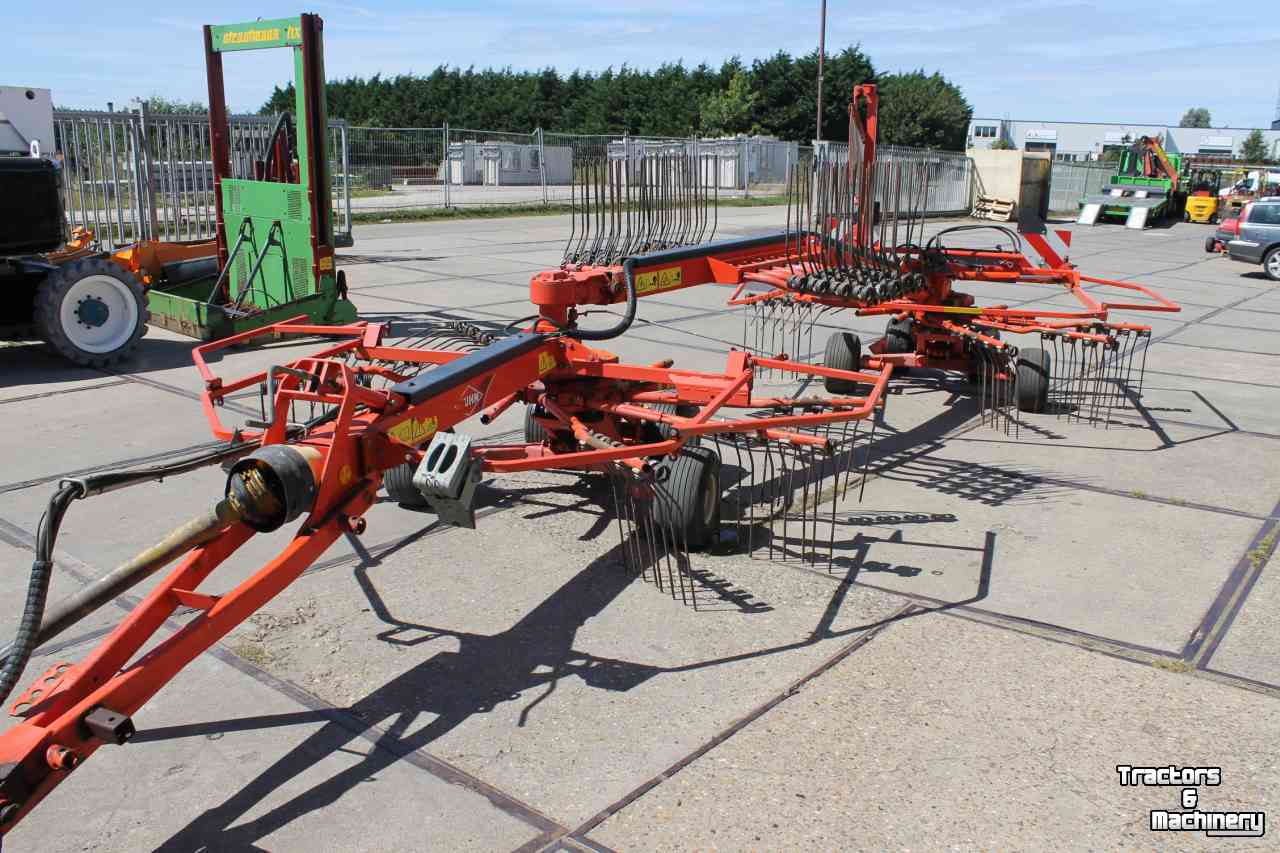 Schwader Kuhn GA6622 dubbele cirkelhark wiersmachine hark rugger zijafleg treintjeshark