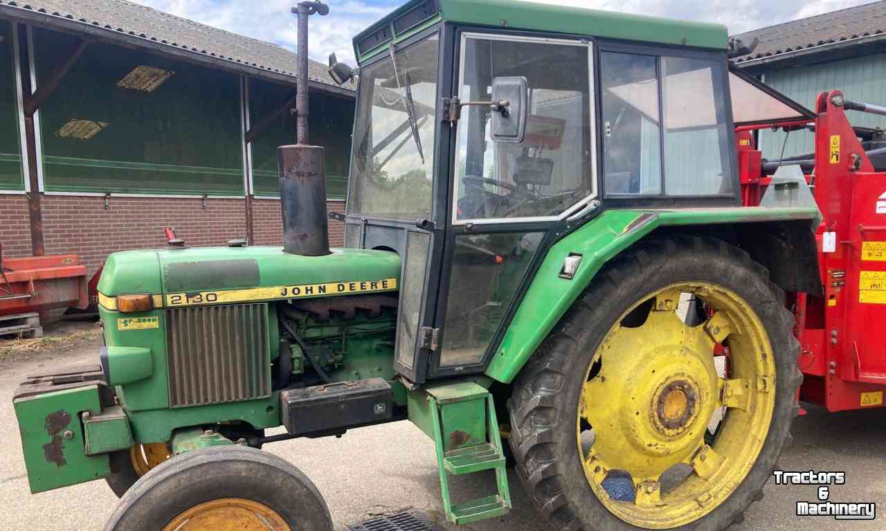 Schlepper / Traktoren John Deere 2130 2WD Tractor