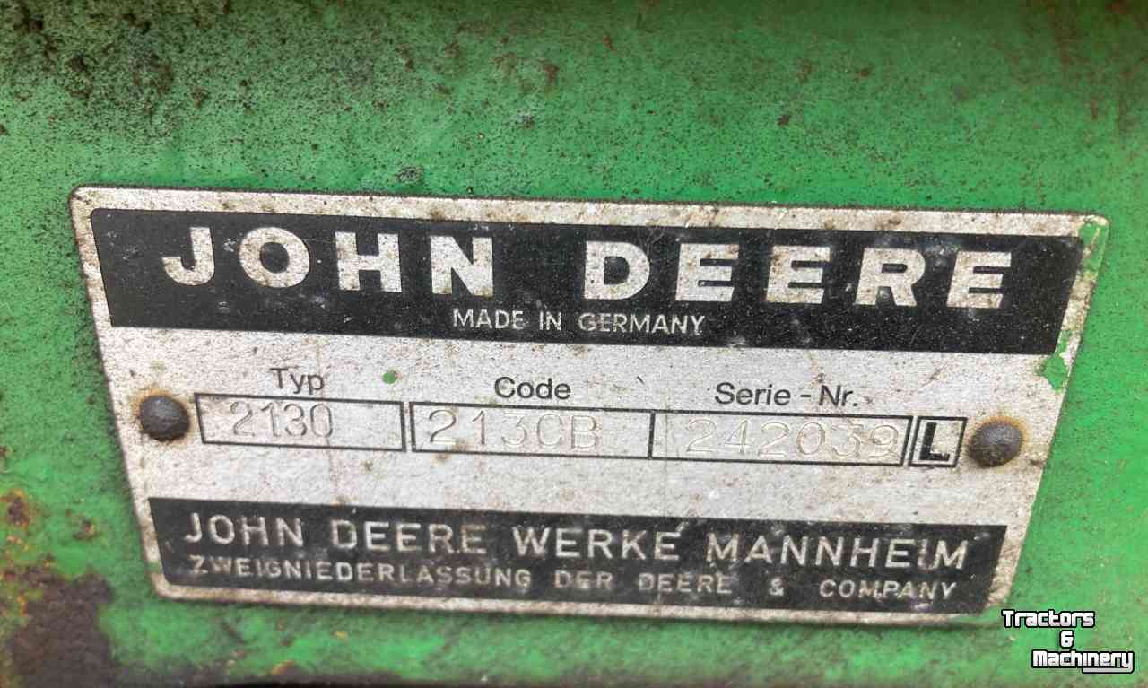 Schlepper / Traktoren John Deere 2130 2WD Tractor