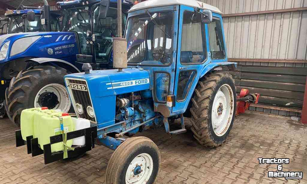 Schlepper / Traktoren Ford 4600 2WD Tractor