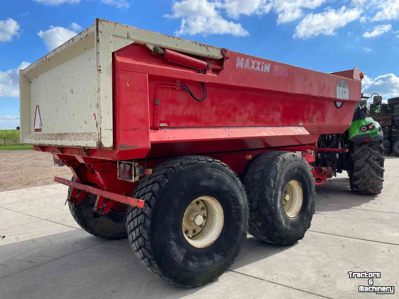 Erdbau-kipper Beco Maxxim 240