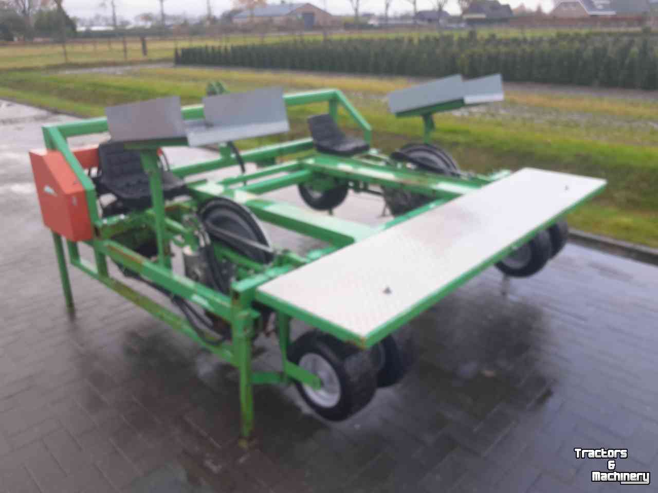 Sonstiges  Boom & Fruitteelt Machines