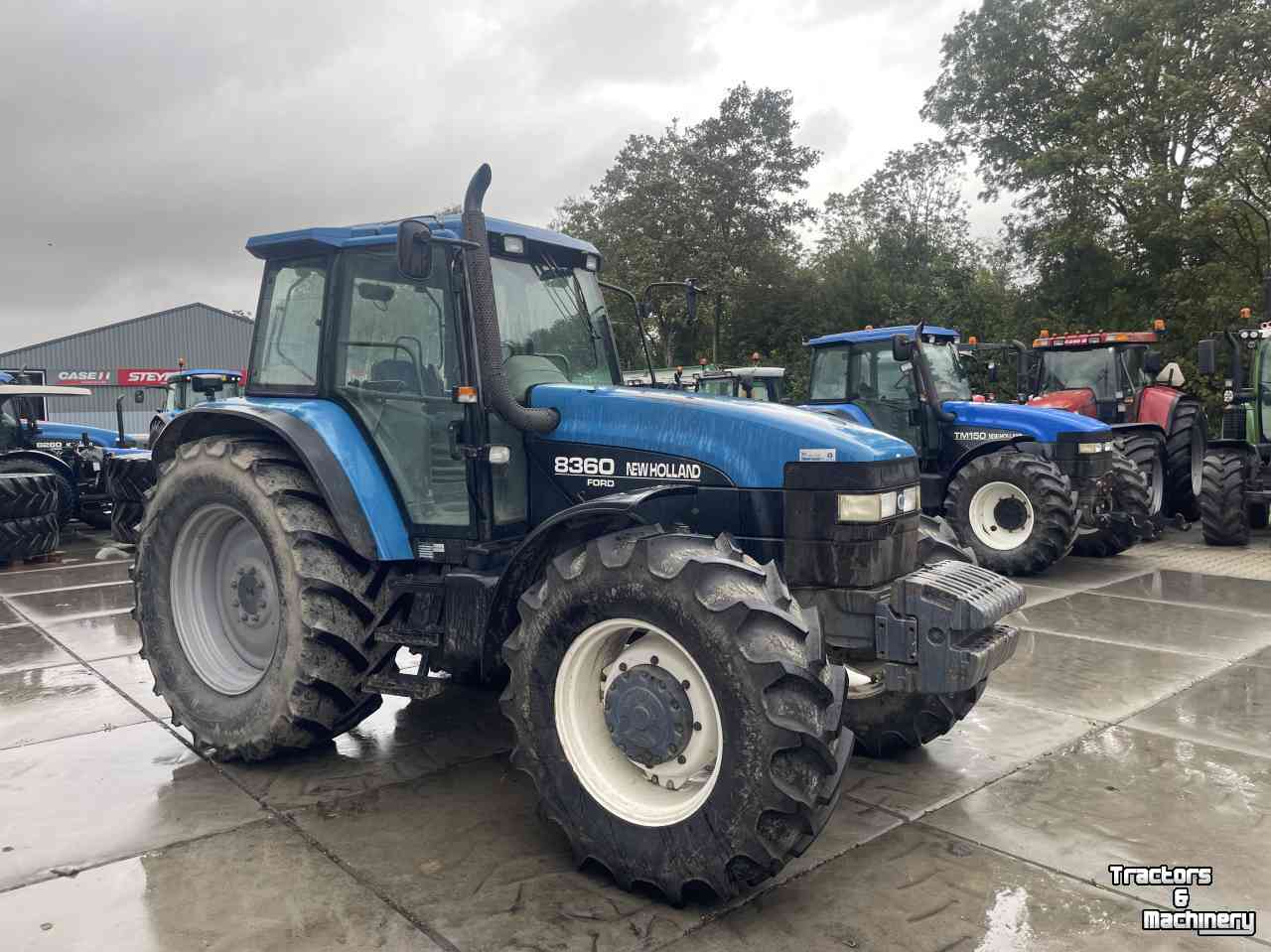 Schlepper / Traktoren New Holland 8360 range command