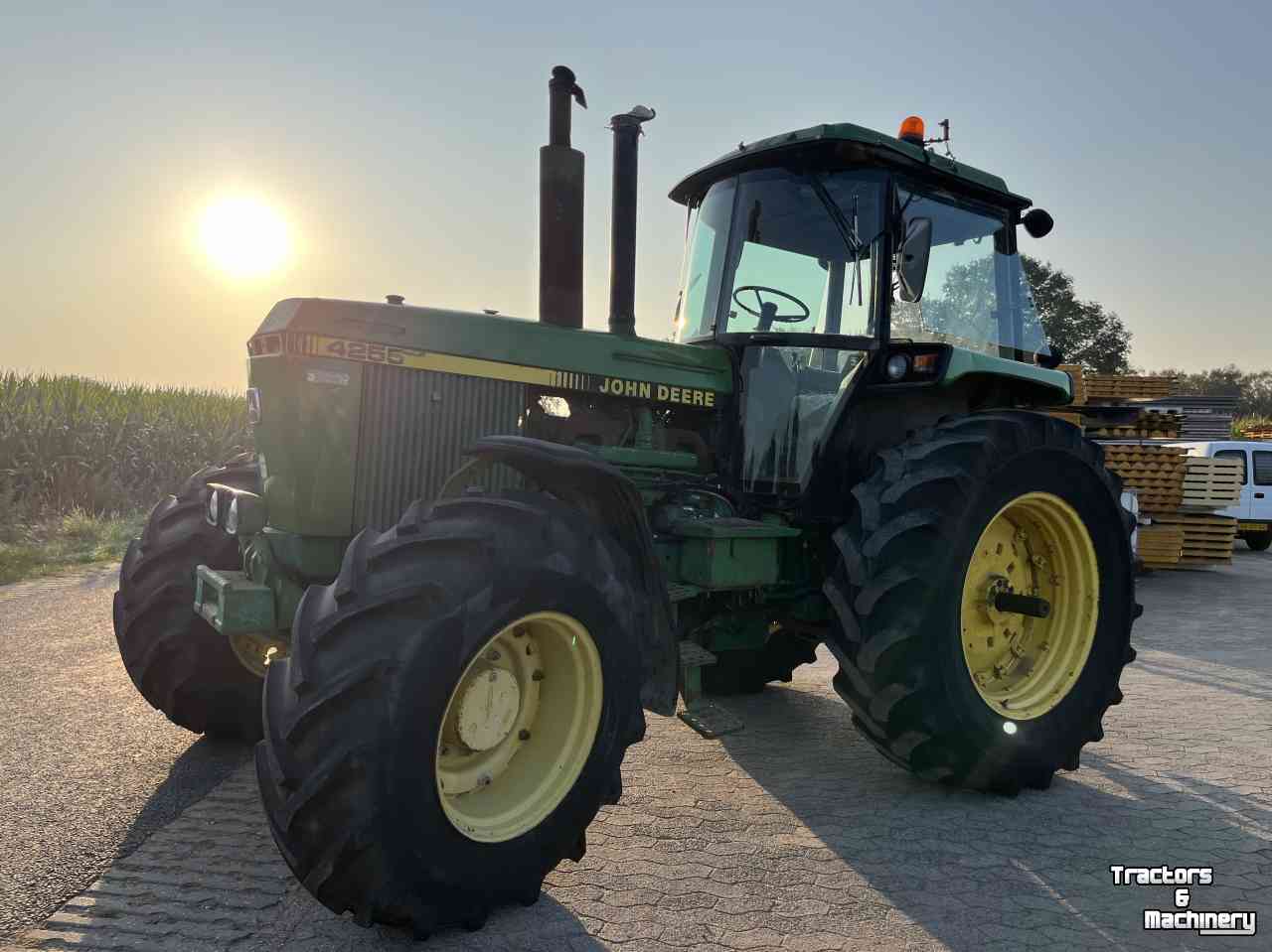 Schlepper / Traktoren John Deere 4255