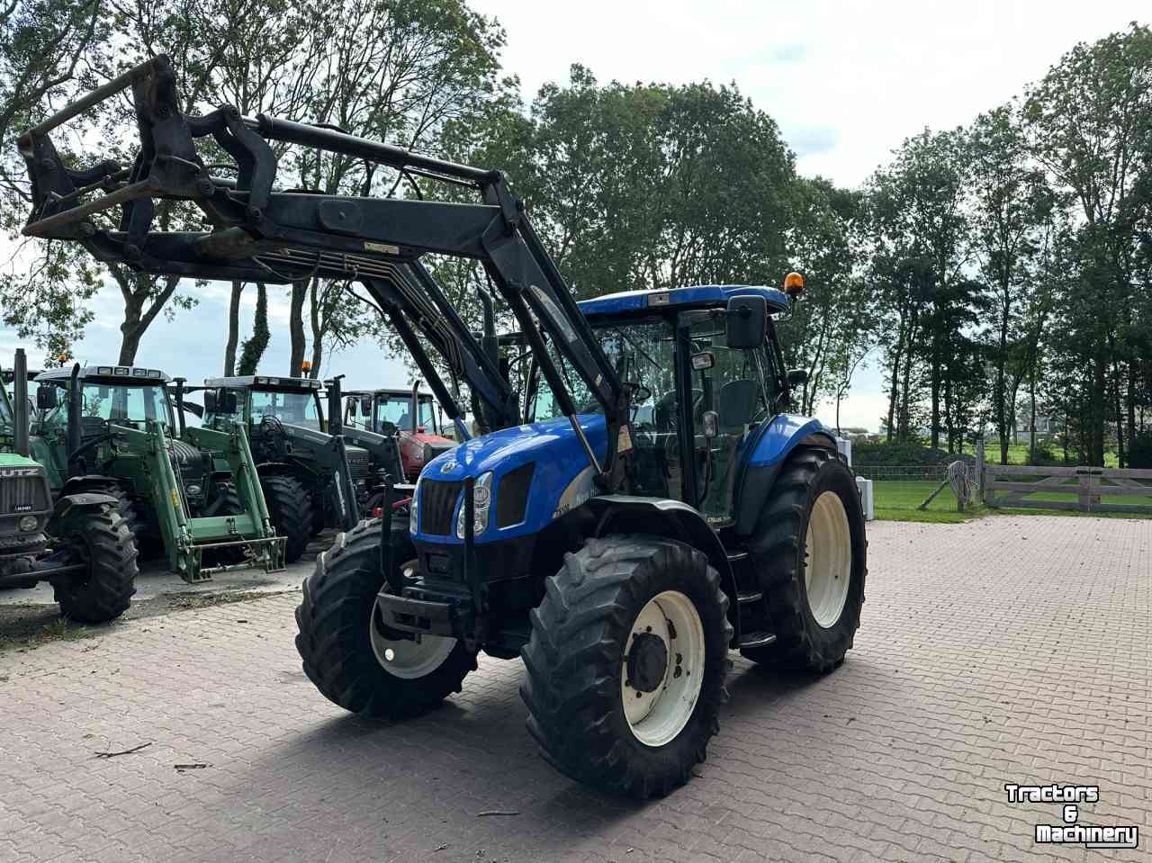 Schlepper / Traktoren New Holland TS100A met voorlader