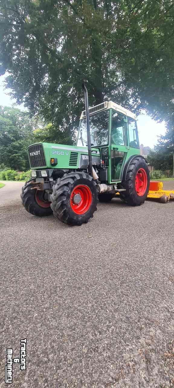 Schlepper / Traktoren Fendt 260 v