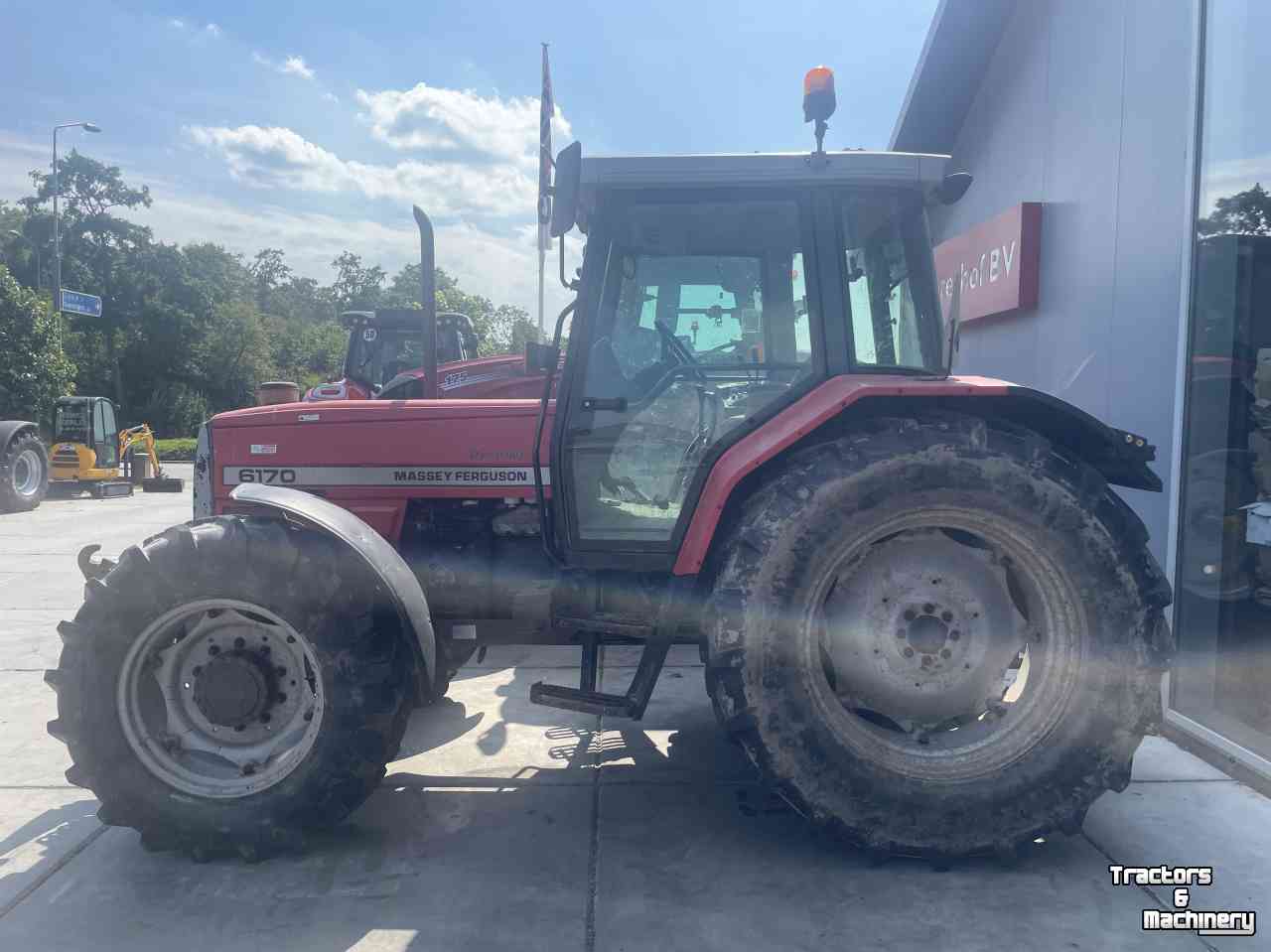 Schlepper / Traktoren Massey Ferguson 6170 dyna 4