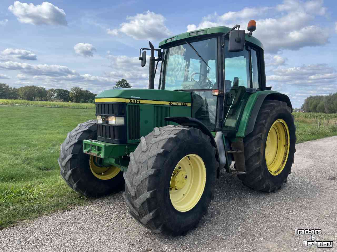 Schlepper / Traktoren John Deere 6210