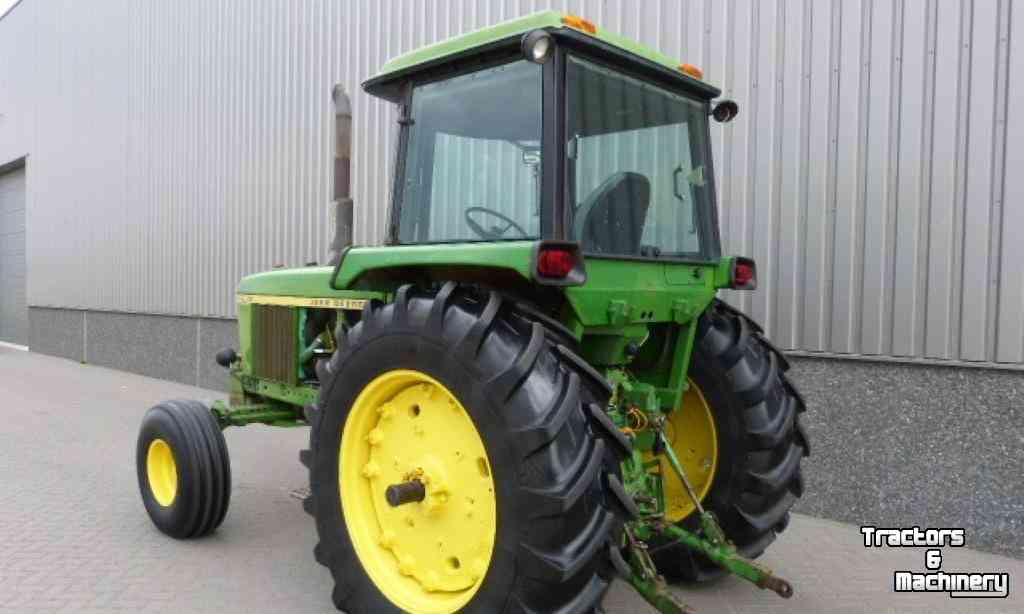 Schlepper / Traktoren John Deere 4230 2wd Powershift Tractor