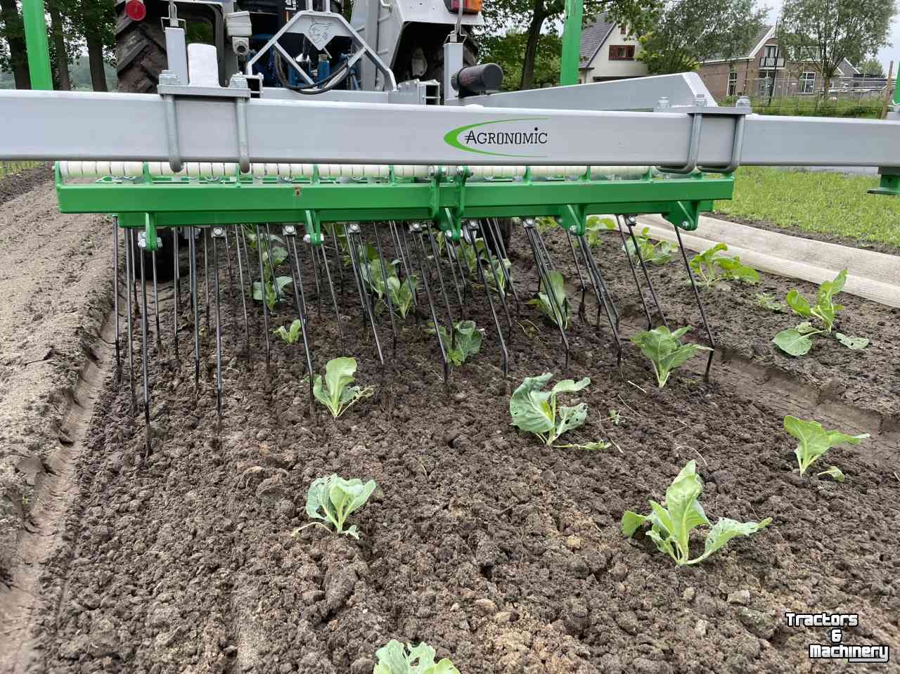 Striegelmaschine Agronomic Wiedeg 1.50 meter, precisie wiedeg demo machine