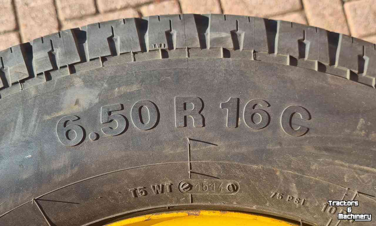Räder, Reifen, Felgen & Distanzringe  4 banden met velg 6.50 R15 wielen