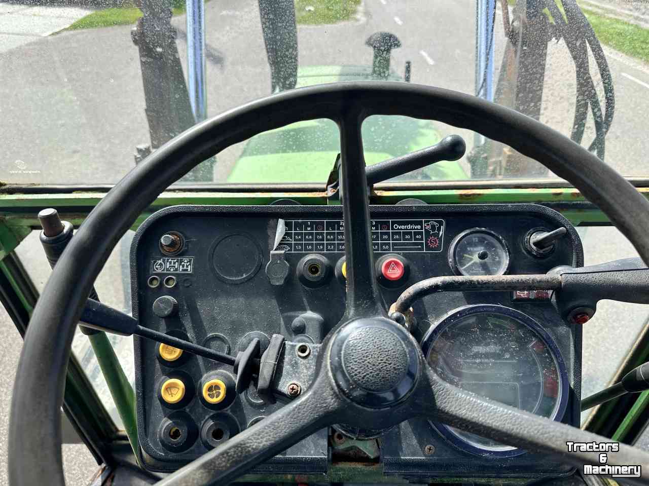 Schlepper / Traktoren Fendt 305 LS