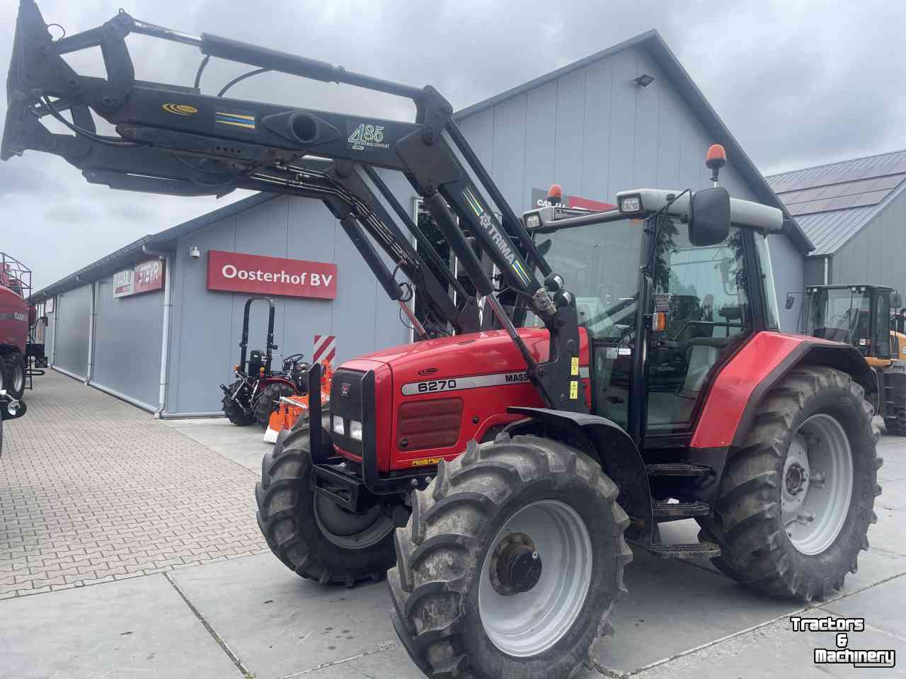 Schlepper / Traktoren Massey Ferguson 6270 met voorlader