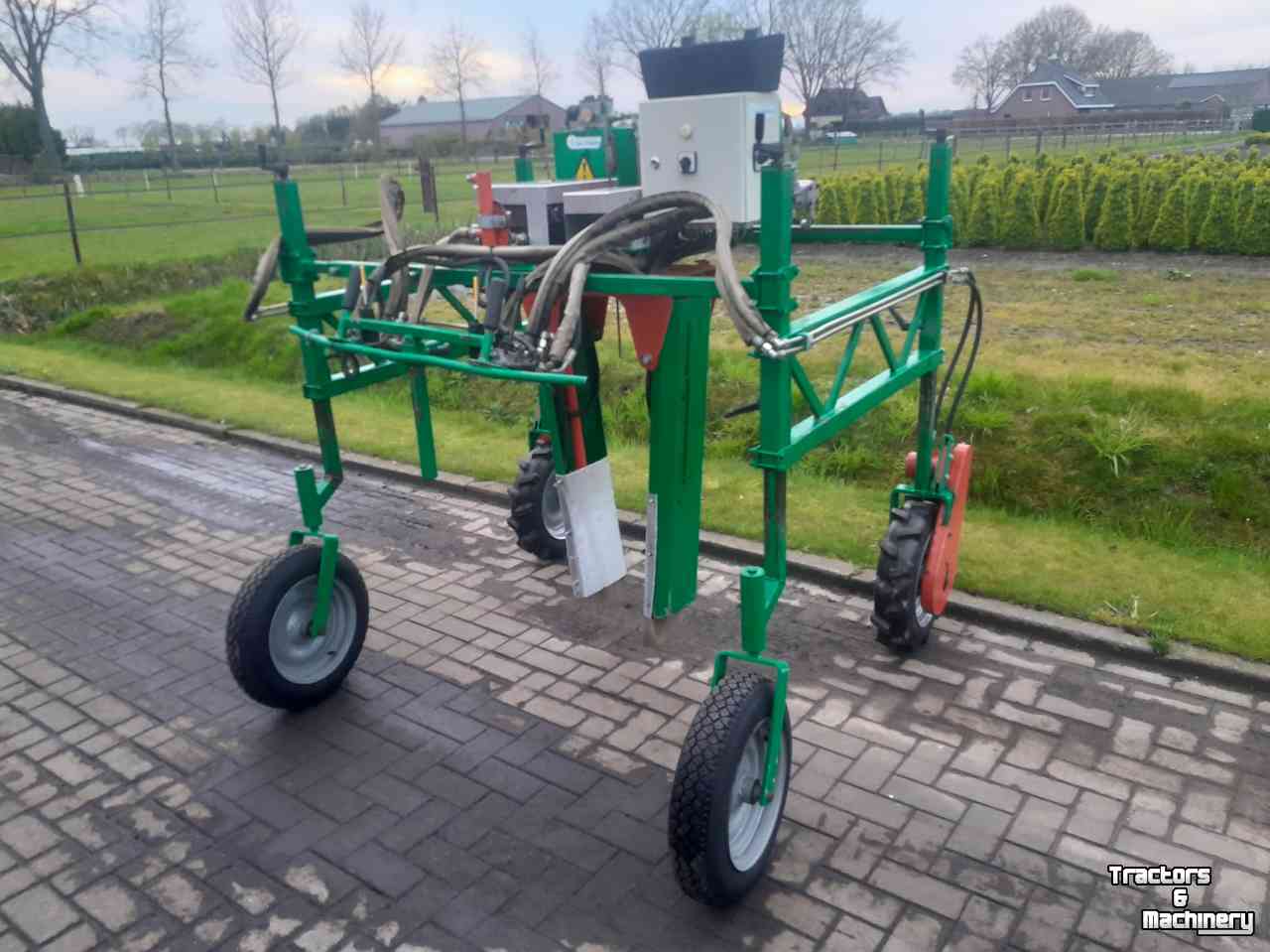 Sonstiges  Boom & Fruitteelt Machines