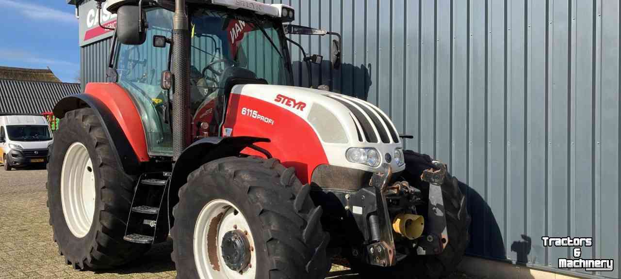 Schlepper / Traktoren Steyr 6115 Profi Tractor