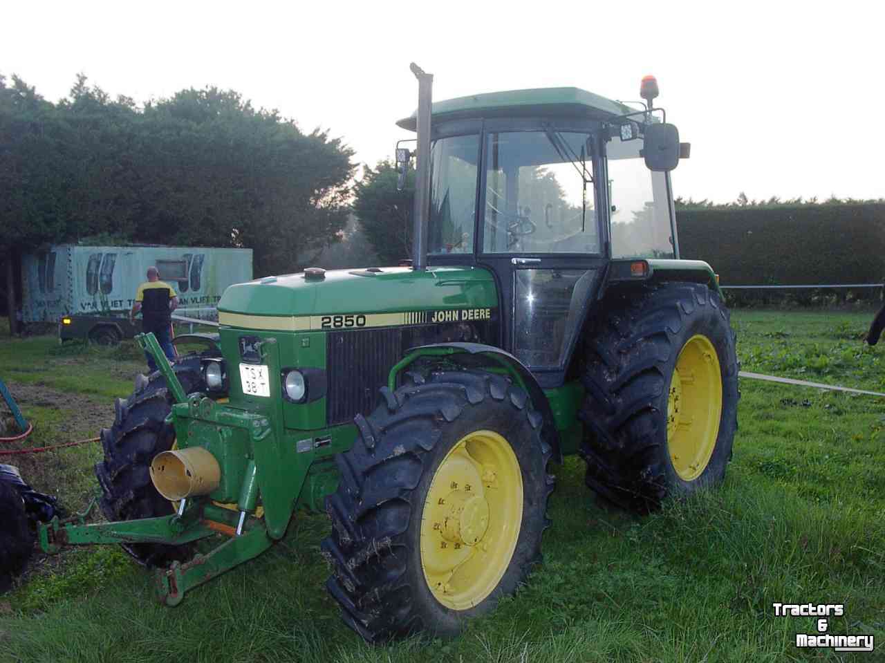 Schlepper / Traktoren John Deere 2850