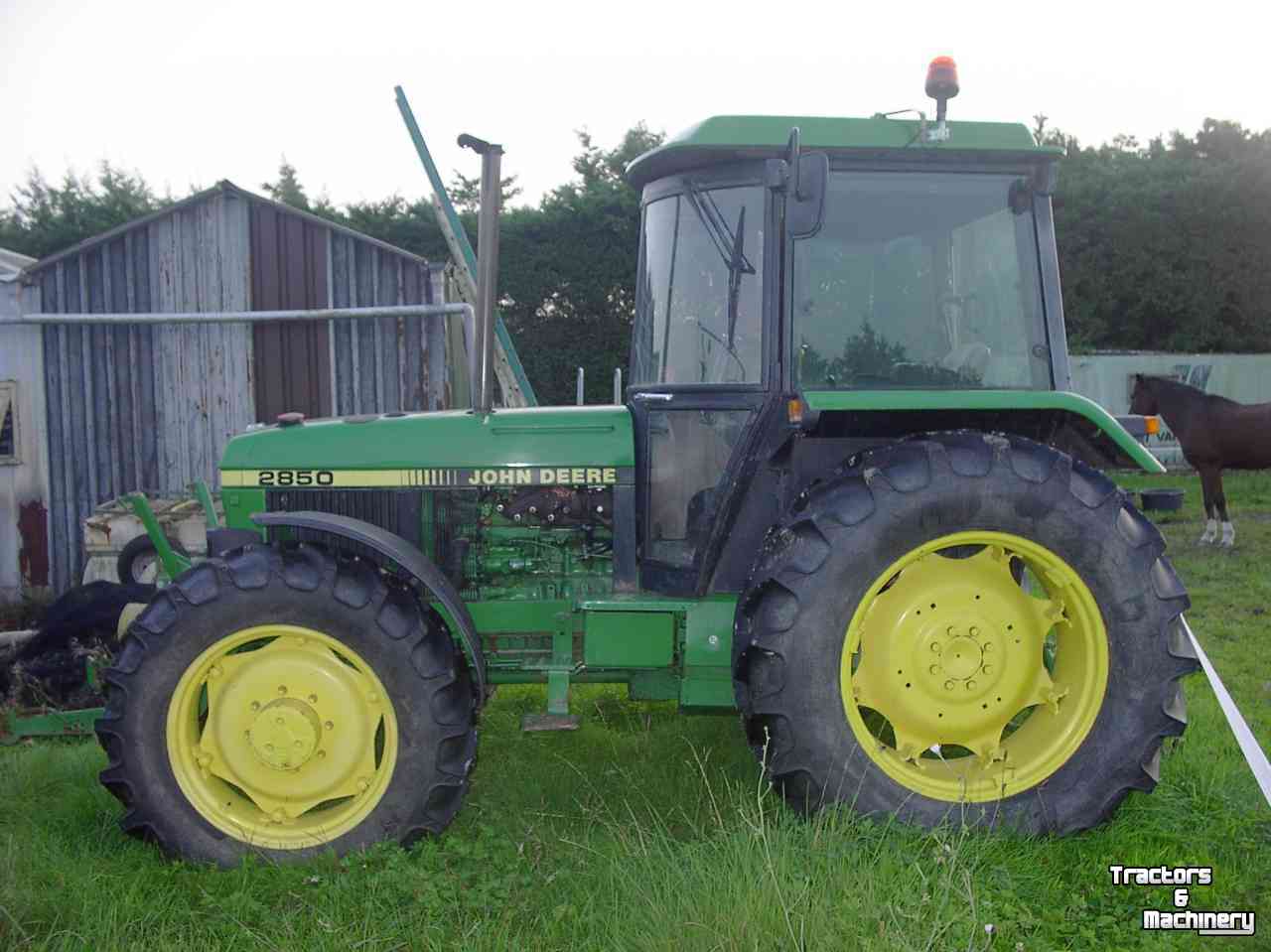 Schlepper / Traktoren John Deere 2850