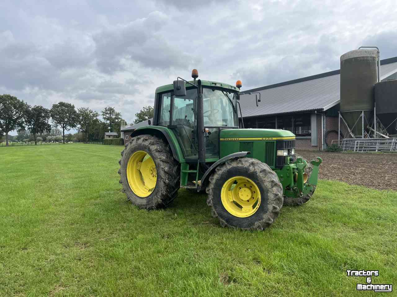 Schlepper / Traktoren John Deere 6200