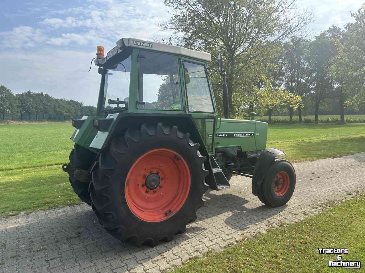 Schlepper / Traktoren Fendt 305 LS