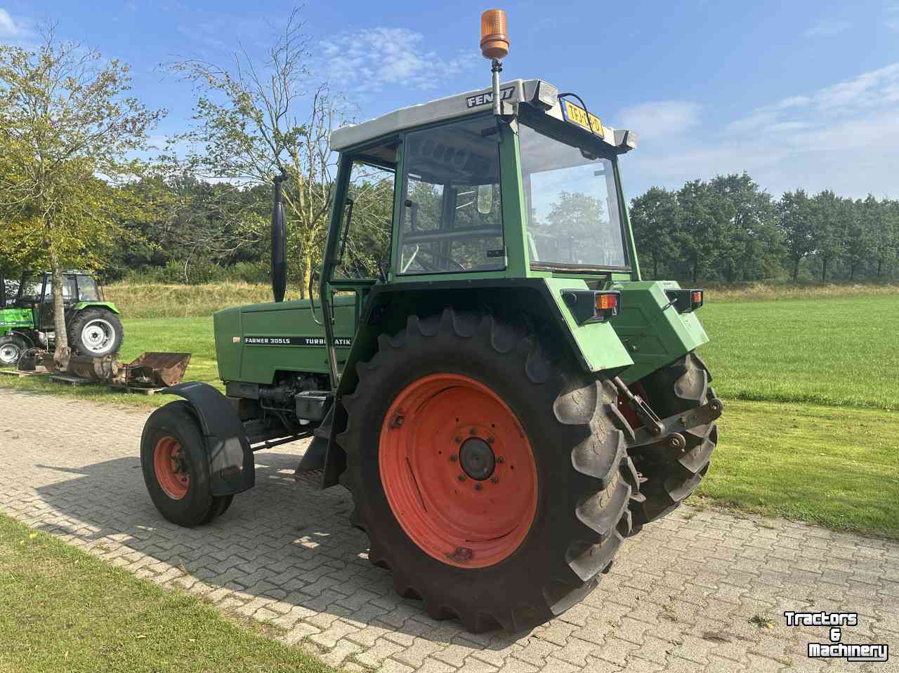 Schlepper / Traktoren Fendt 305 LS