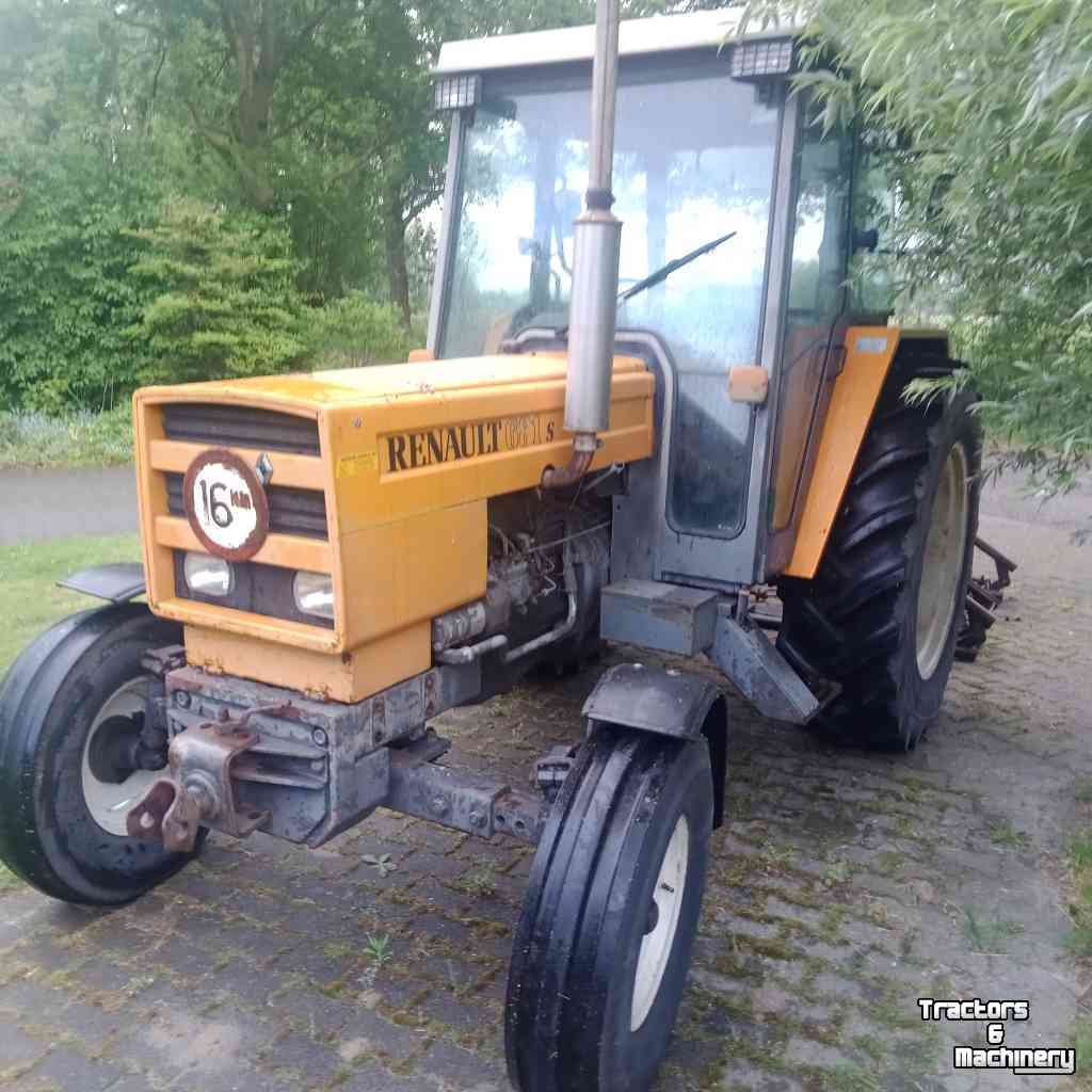 Schlepper / Traktoren Renault 681 s