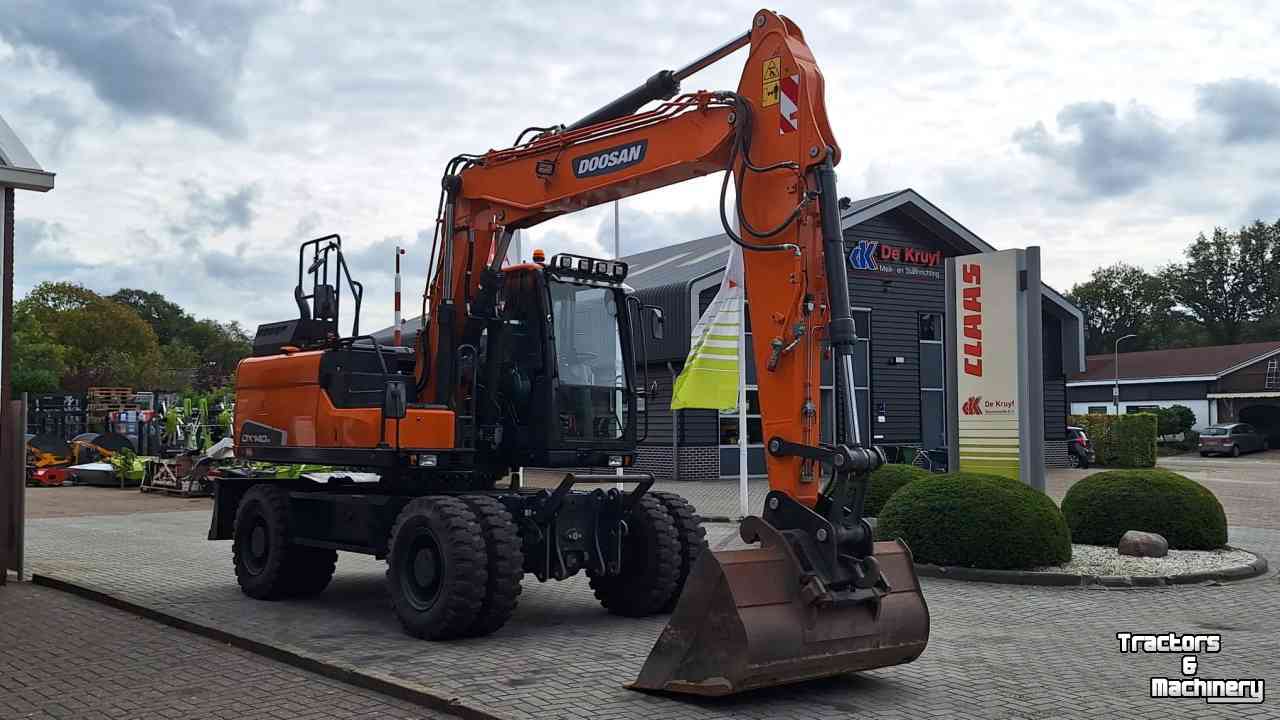 Mobilbagger Doosan DX140W-5