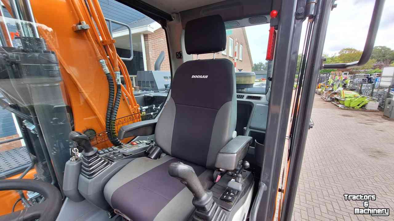 Mobilbagger Doosan DX140W-5