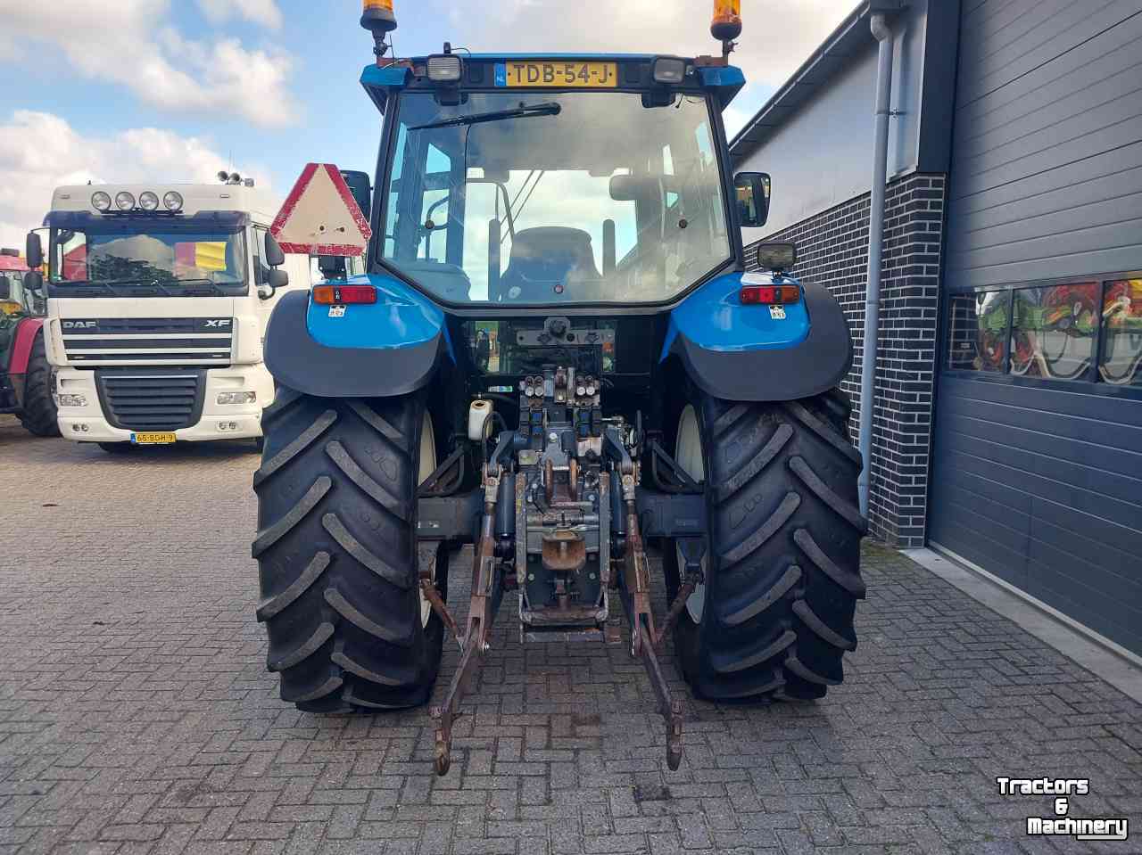 Schlepper / Traktoren New Holland TM 135