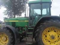 Schlepper / Traktoren John Deere 7710 AP defect