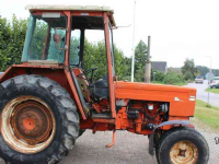 Schlepper / Traktoren Renault 781 2WD Tractor