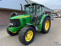 Schlepper / Traktoren John Deere 6220 se