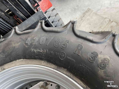 Räder, Reifen, Felgen & Distanzringe Mitas 340/85R28 en 340/85R 38 op verstelbare velgen