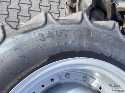 Räder, Reifen, Felgen & Distanzringe Mitas 340/85R28 en 340/85R 38 op verstelbare velgen