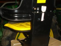 Diverse neue Teile John Deere mechanisch geveerde stoel / Mechanical suspended seat