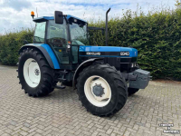 Schlepper / Traktoren New Holland 8340 sle