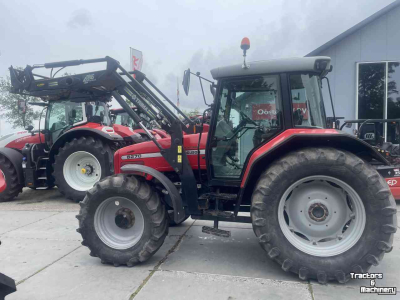 Schlepper / Traktoren Massey Ferguson 6270 met voorlader