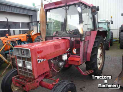 Schlepper / Traktoren International 733